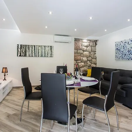 Apartament Sunrise Risika